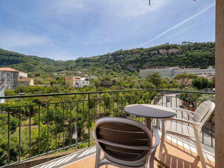 Parsano Suite-12